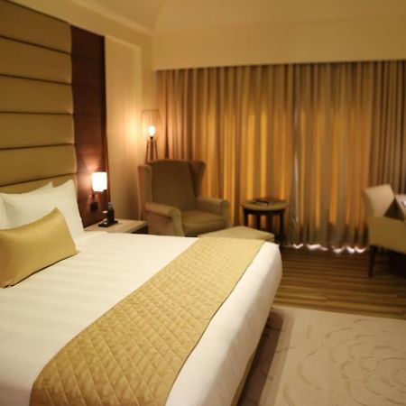 Udman Hotels And Resorts By Ferns N Petals New Delhi Bagian luar foto