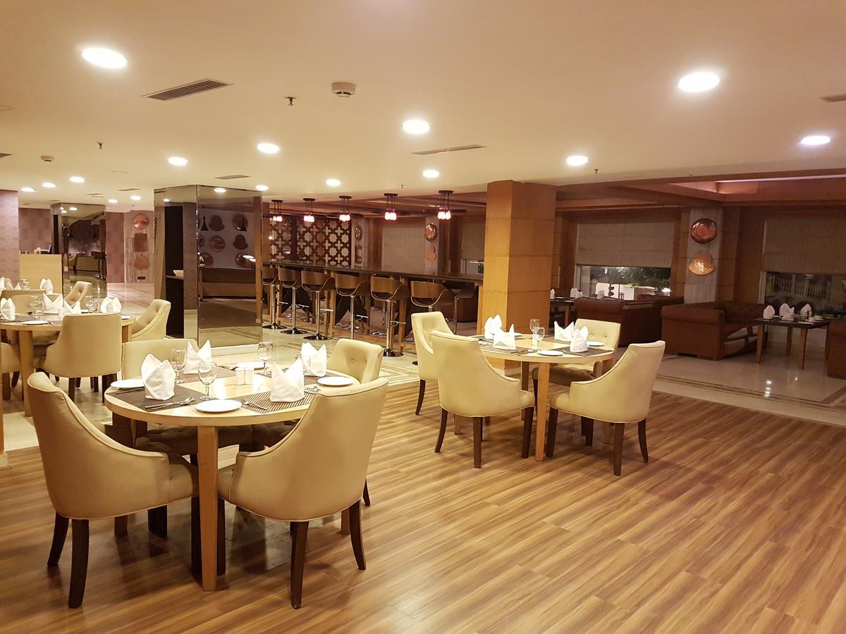 Udman Hotels And Resorts By Ferns N Petals New Delhi Bagian luar foto